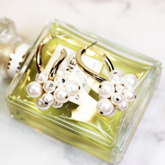 Pearl Earrings ~ Decadent Clustered Pearls in Gold Pierced Setting for the Bride - Picture 3 of 6